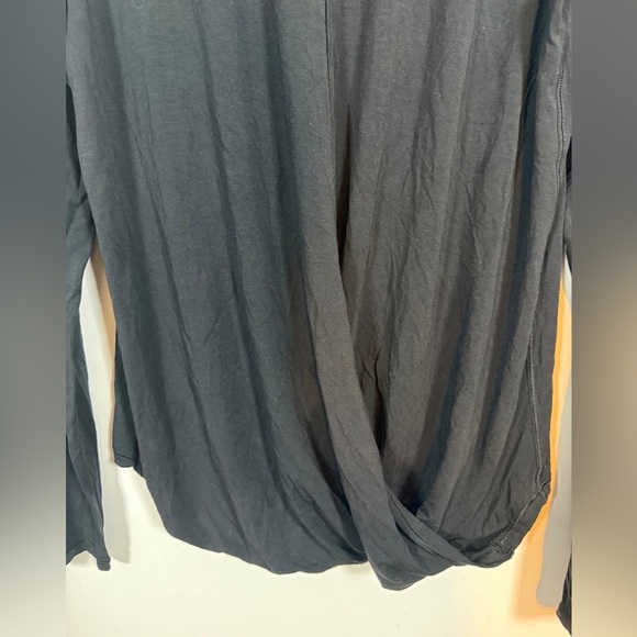 Lululemon Black Long Sleeve Wrap Hem Top - Picture 5 of 6